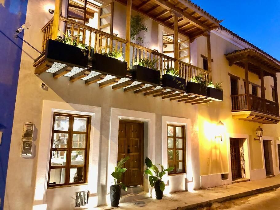 Casa San Antonio, De Diseno Con Piscina En La Azotea.