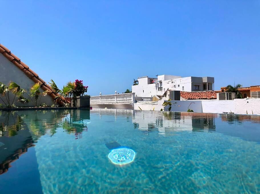 Casa San Antonio, De Diseno Con Piscina En La Azotea. Cartagena