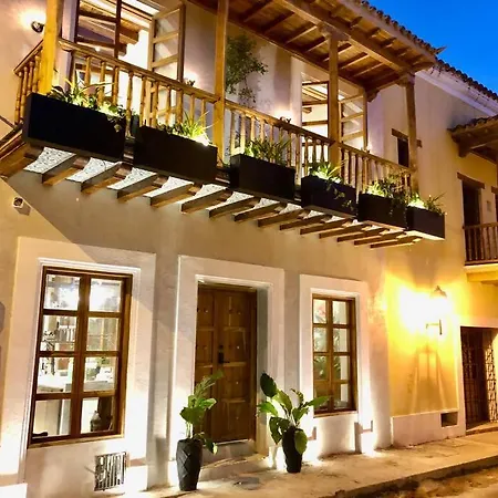 Casa San Antonio, De Diseno Con Piscina En La Azotea.