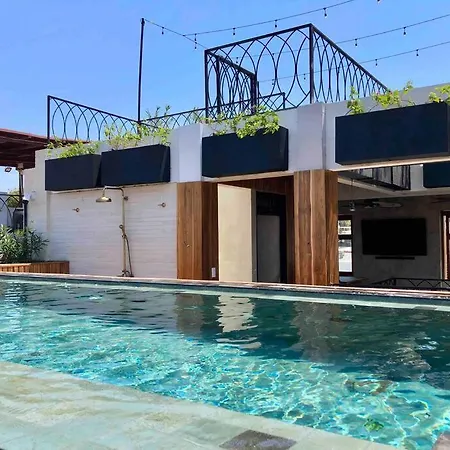 Casa San Antonio, De Diseno Con Piscina En La Azotea. Cartagena