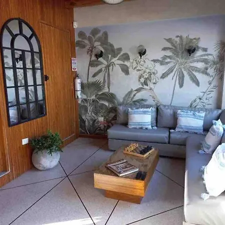 Casa San Antonio, De Diseno Con Piscina En La Azotea. *