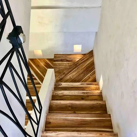 Casa San Antonio, De Diseno Con Piscina En La Azotea. *