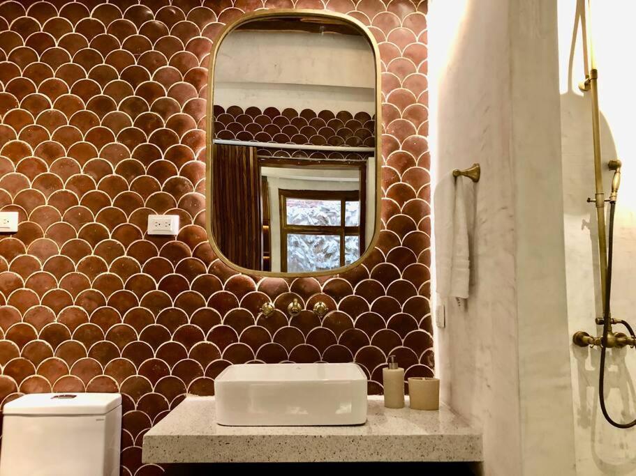 Casa San Antonio, De Diseno Con Piscina En La Azotea. *