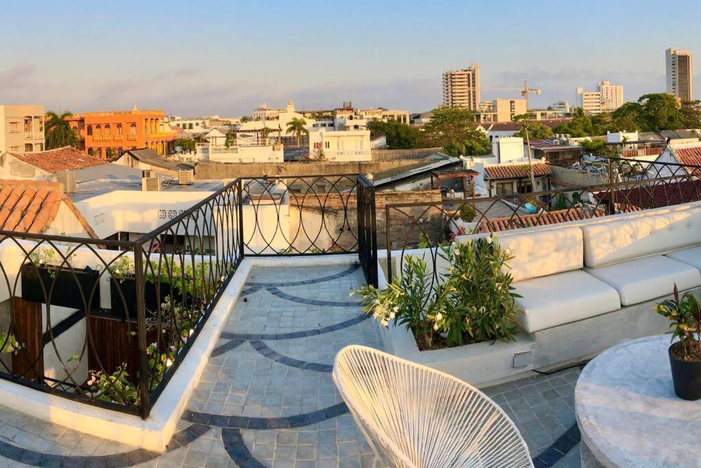 Casa San Antonio, De Diseno Con Piscina En La Azotea.