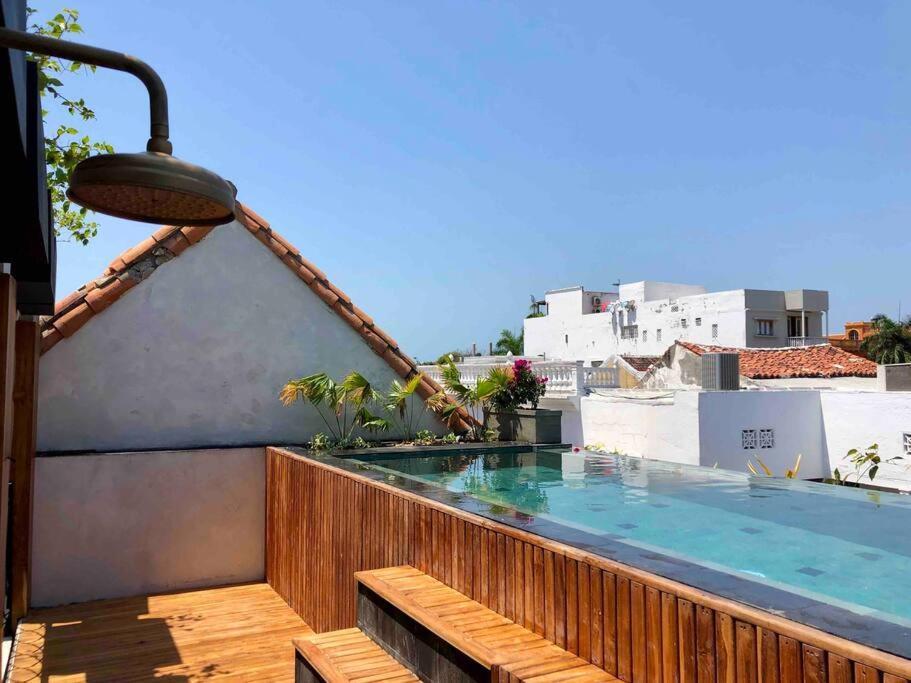 Casa San Antonio, De Diseno Con Piscina En La Azotea. Cartagena
