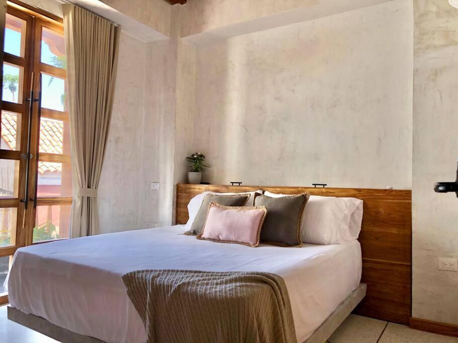 Casa San Antonio, De Diseno Con Piscina En La Azotea. * Cartagena